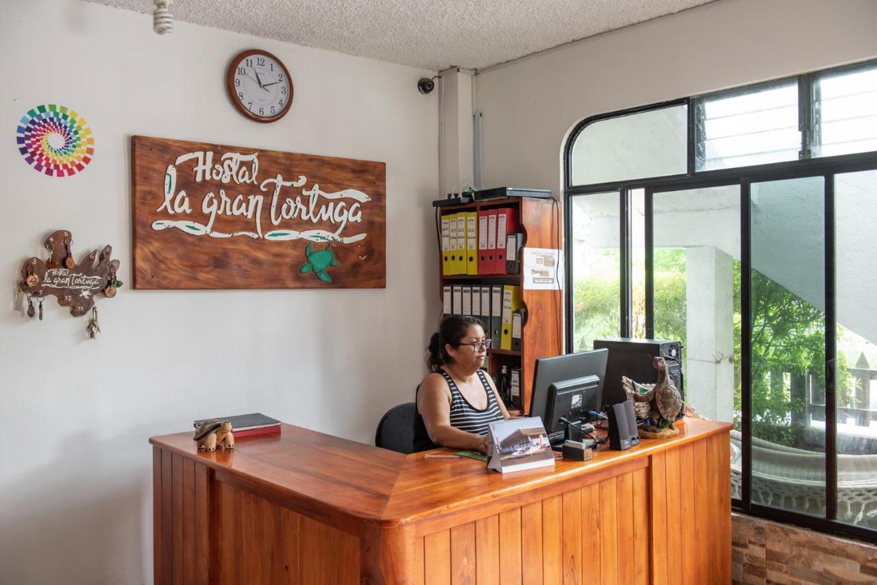 Hostal La Gran Tortuga Puerto Villamil Eksteriør billede