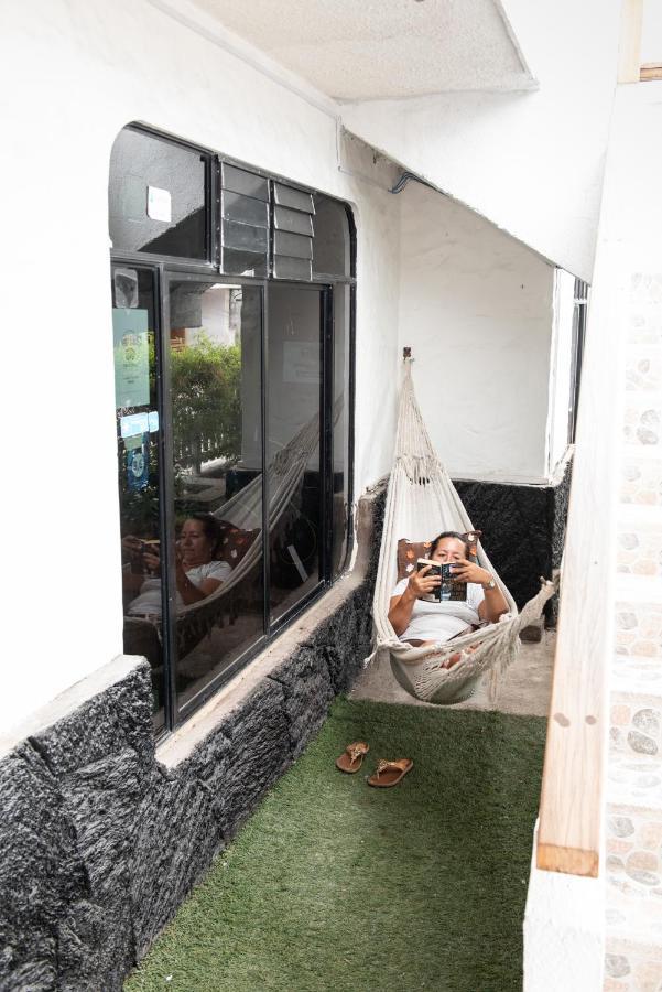 Hostal La Gran Tortuga Puerto Villamil Eksteriør billede